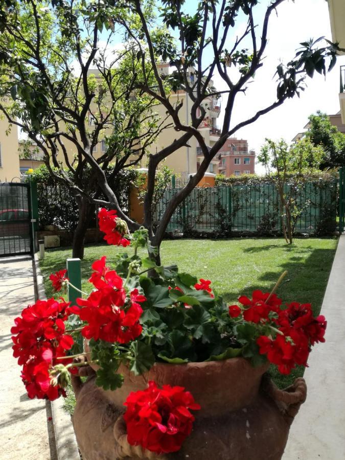 Angolo Sul Giardino Рим Экстерьер фото